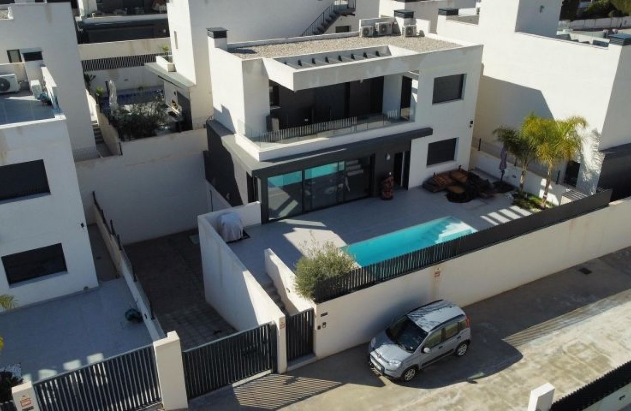 Resale - Villa - Algorfa