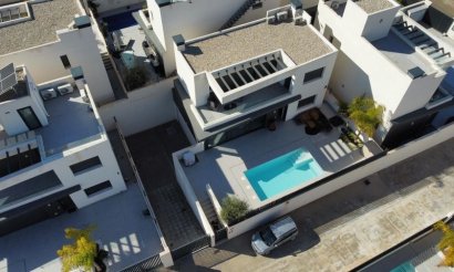Resale - Villa - Algorfa