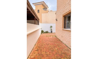 Resale - Villa / Semi detached - Pilar de la Horadada