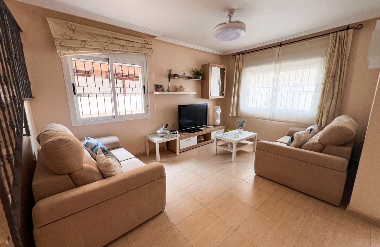 Resale - Villa / Semi detached - Pilar de la Horadada