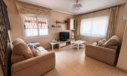 Resale - Villa / Semi detached - Pilar de la Horadada