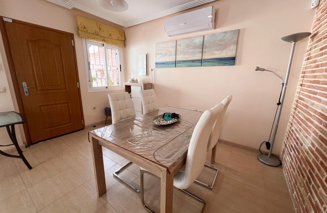 Resale - Villa / Semi detached - Pilar de la Horadada