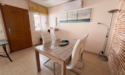 Resale - Villa / Semi detached - Pilar de la Horadada