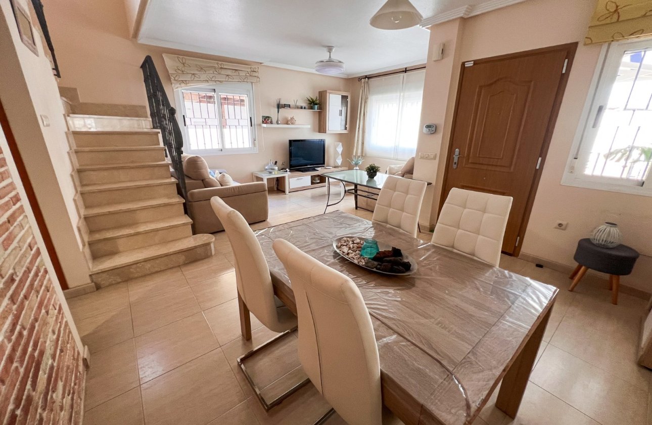 Resale - Villa / Semi detached - Pilar de la Horadada