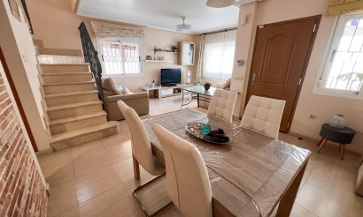 Resale - Villa / Semi detached - Pilar de la Horadada