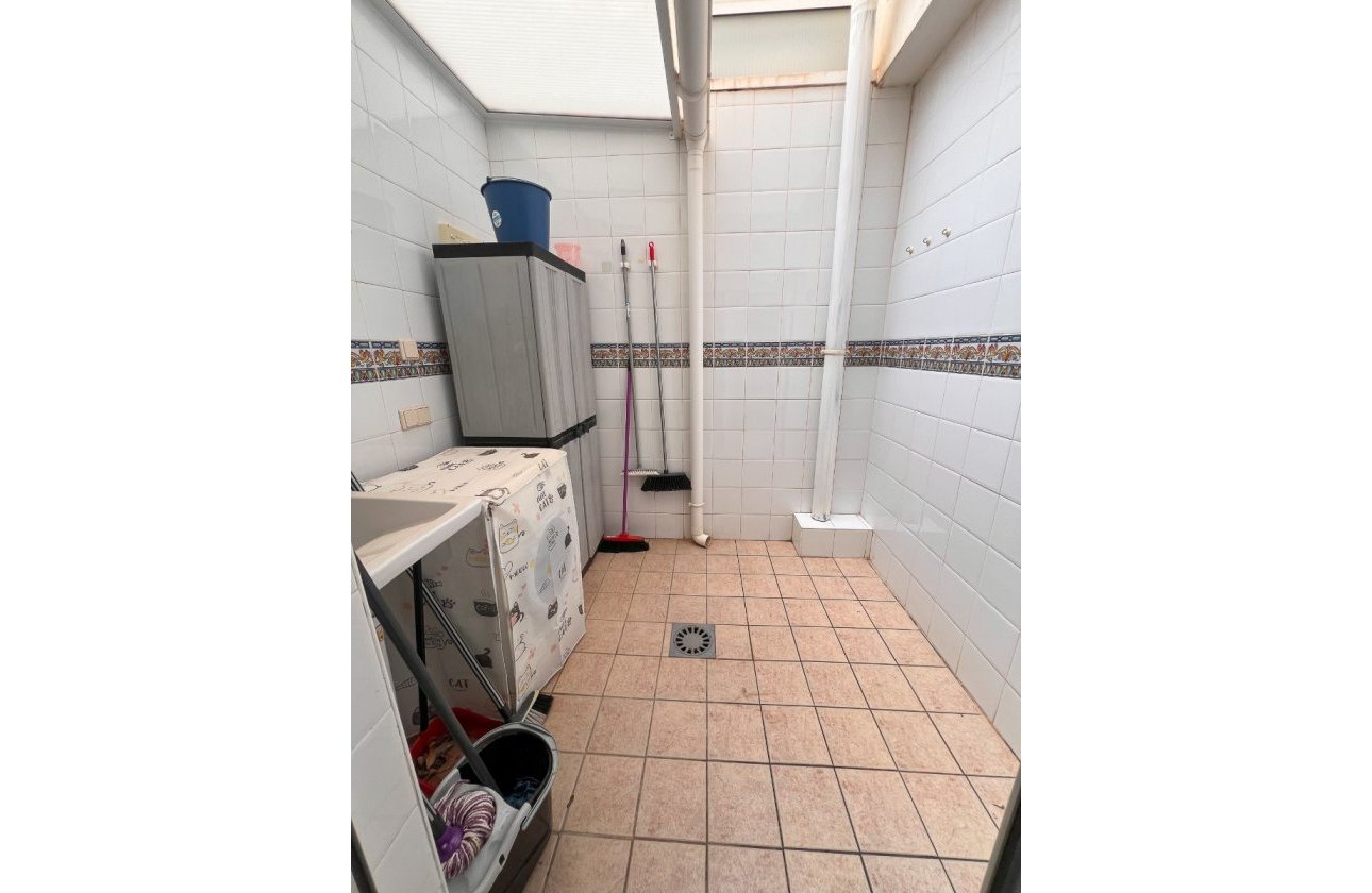 Resale - Villa / Semi detached - Pilar de la Horadada