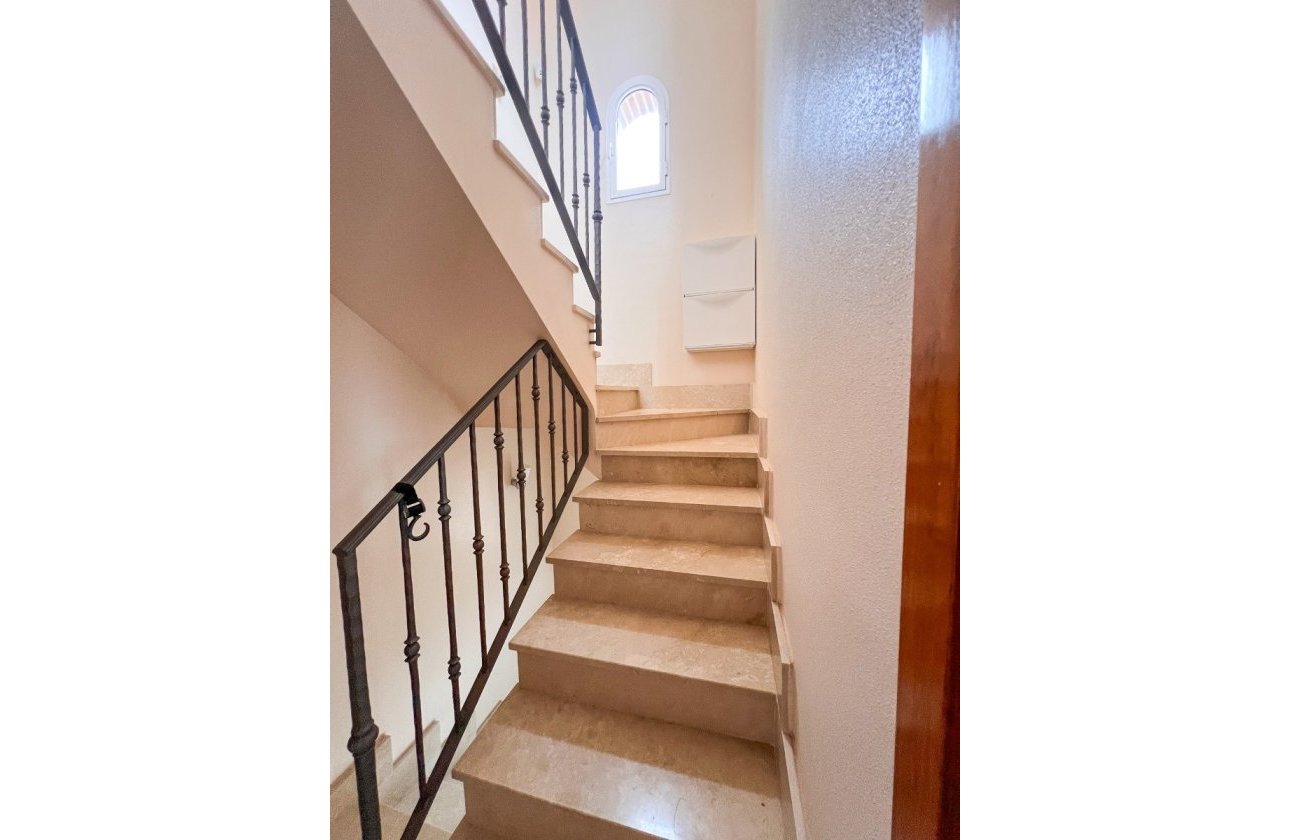 Resale - Villa / Semi detached - Pilar de la Horadada