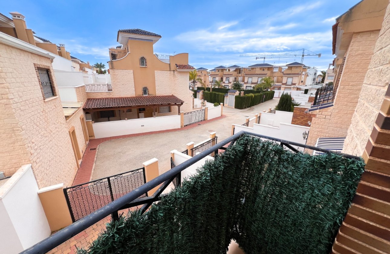 Resale - Villa / Semi detached - Pilar de la Horadada