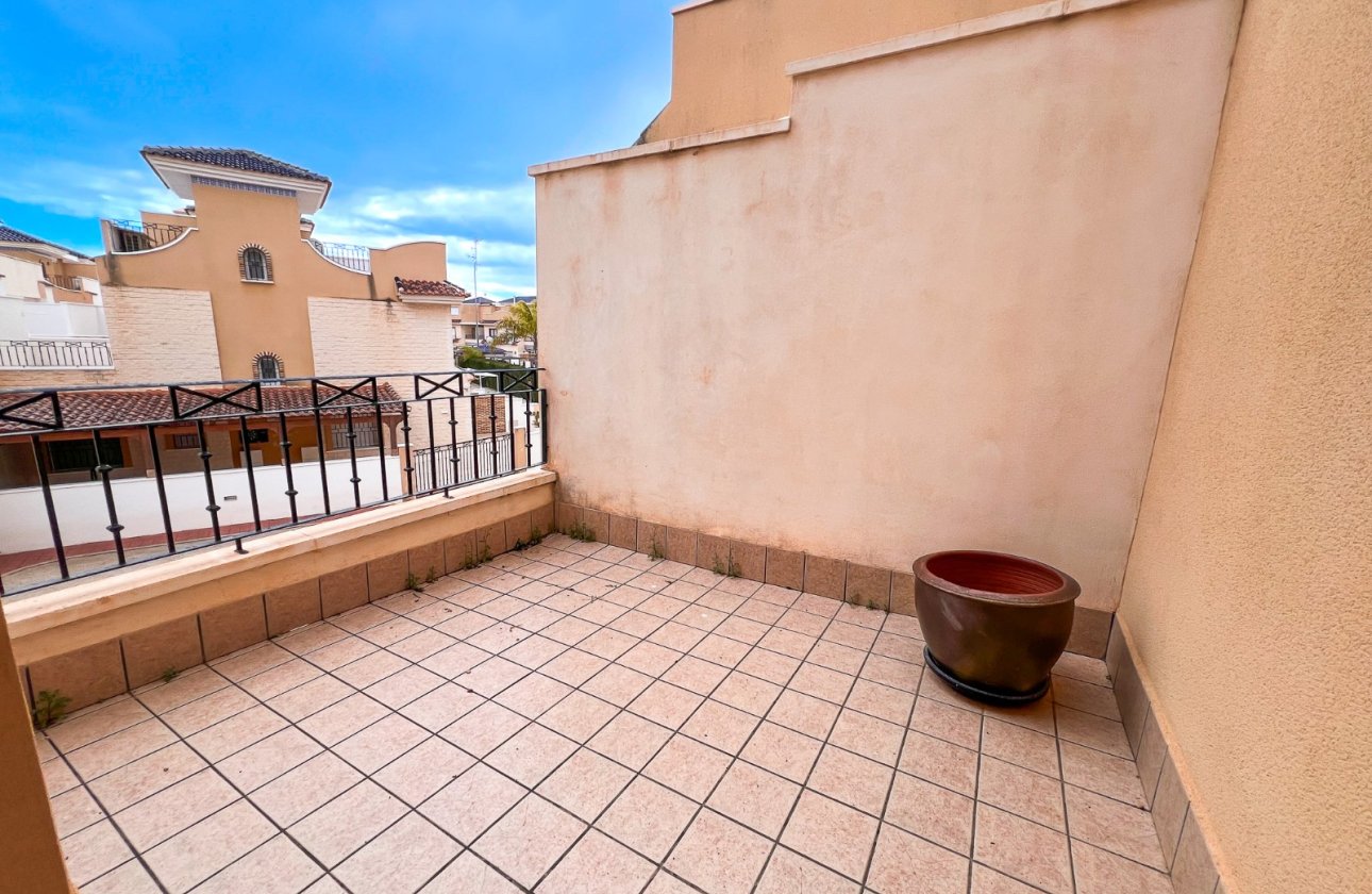 Resale - Villa / Semi detached - Pilar de la Horadada