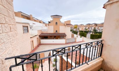 Resale - Villa / Semi detached - Pilar de la Horadada