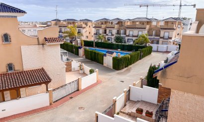 Resale - Villa / Semi detached - Pilar de la Horadada