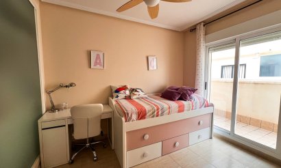 Resale - Villa / Semi detached - Pilar de la Horadada