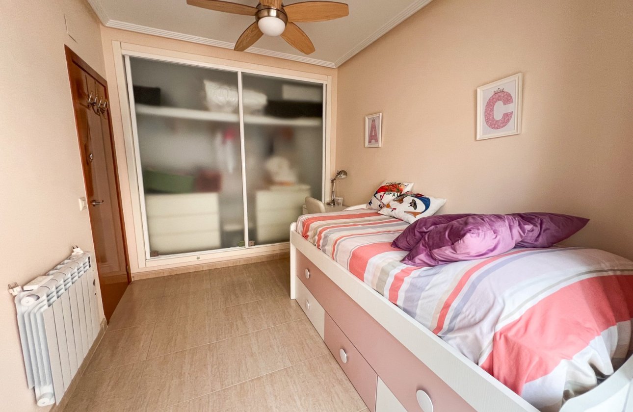 Resale - Villa / Semi detached - Pilar de la Horadada