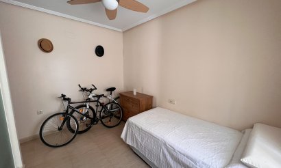 Resale - Villa / Semi detached - Pilar de la Horadada