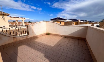 Resale - Villa / Semi detached - Pilar de la Horadada