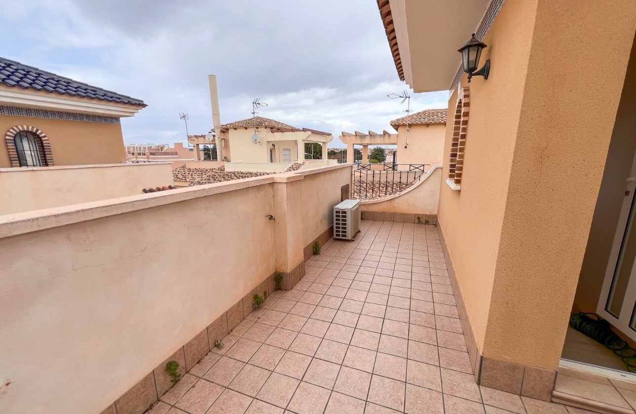 Resale - Villa / Semi detached - Pilar de la Horadada