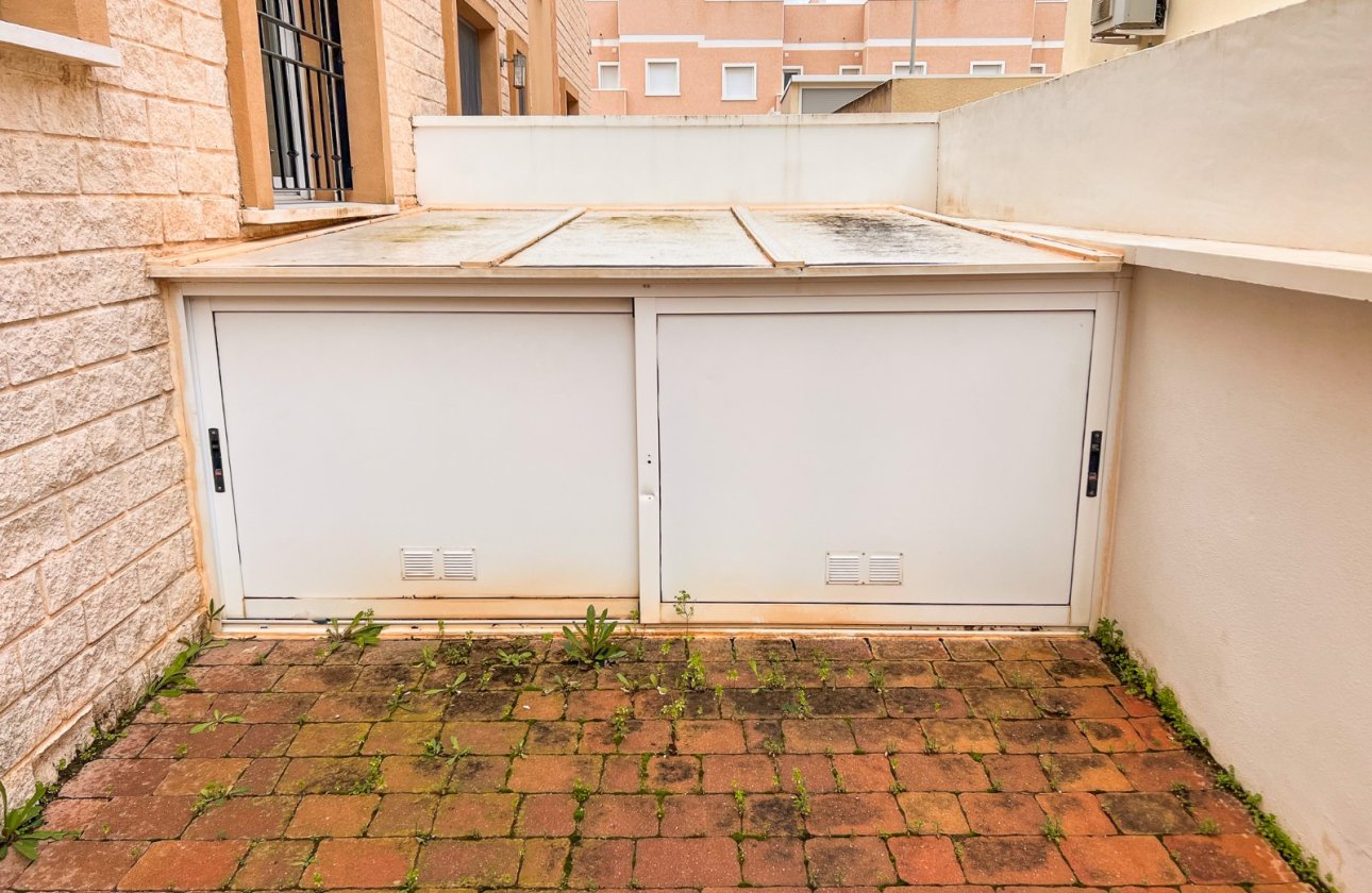 Resale - Villa / Semi detached - Pilar de la Horadada