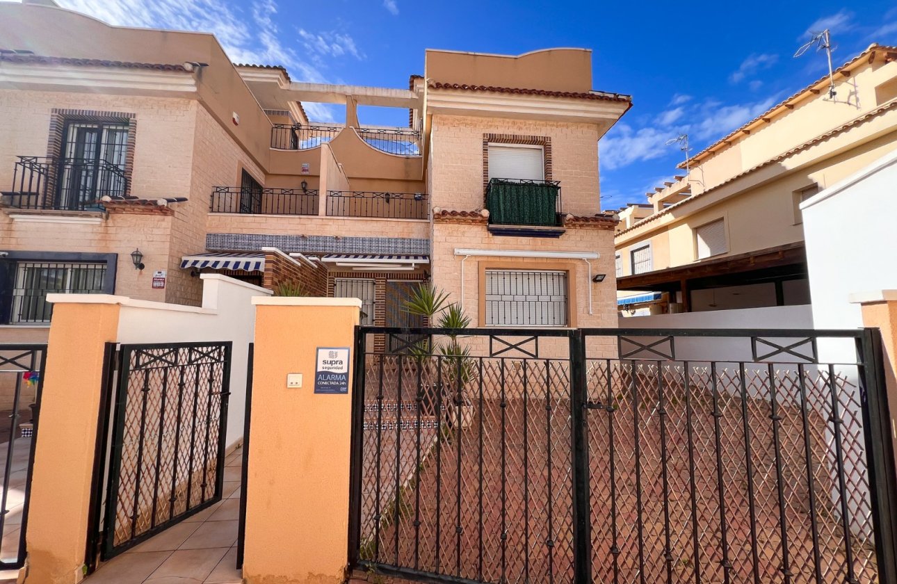 Resale - Villa / Semi detached - Pilar de la Horadada