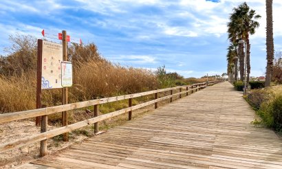 Resale - Villa / Semi detached - Pilar de la Horadada