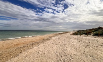 Resale - Villa / Semi detached - Pilar de la Horadada