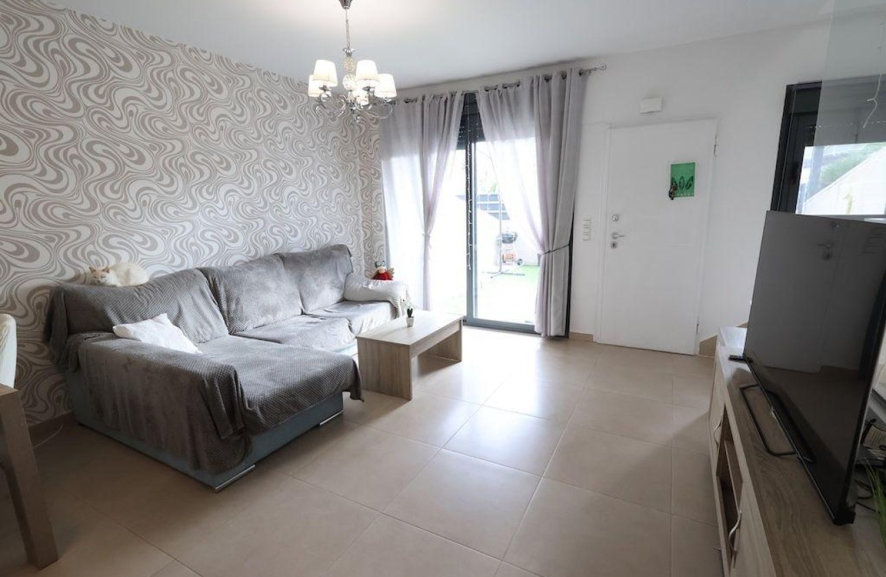 Reventa - Villa / Semi detached - Orihuela Costa - Los Dolses