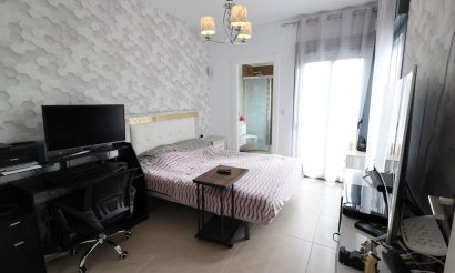 Reventa - Villa / Semi detached - Orihuela Costa - Los Dolses