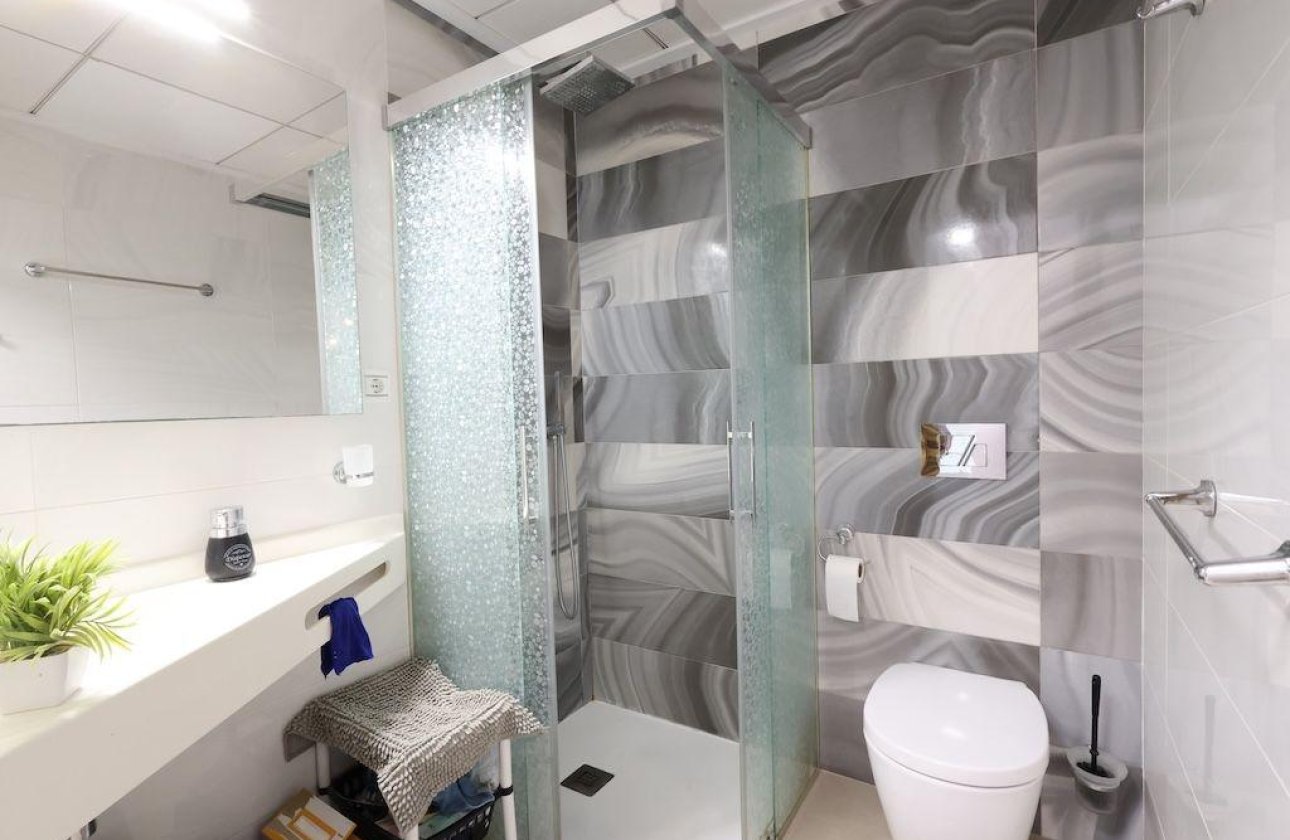 Reventa - Villa / Semi detached - Orihuela Costa - Los Dolses