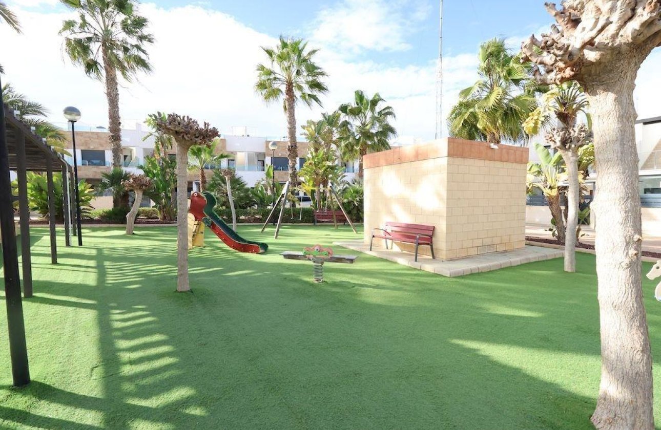 Reventa - Villa / Semi detached - Orihuela Costa - Los Dolses