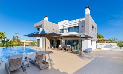 Resale - Villa - Torrevieja