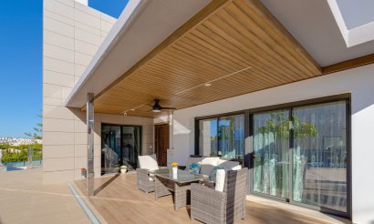 Resale - Villa - Torrevieja