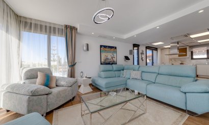 Resale - Villa - Torrevieja