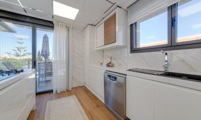 Resale - Villa - Torrevieja