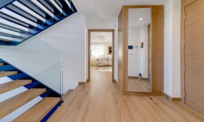 Resale - Villa - Torrevieja