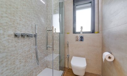 Resale - Villa - Torrevieja