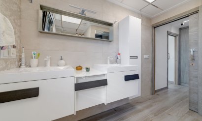 Resale - Villa - Torrevieja