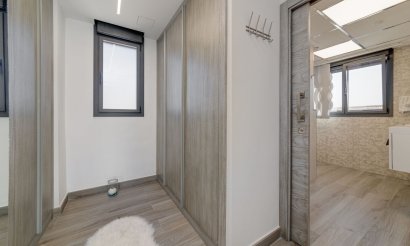 Resale - Villa - Torrevieja