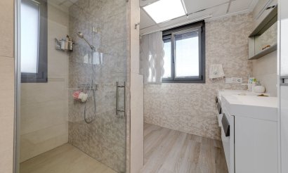 Resale - Villa - Torrevieja