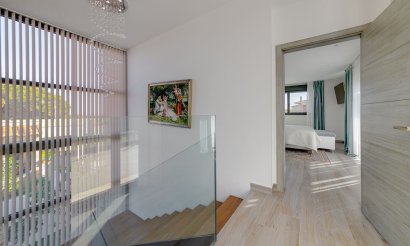 Resale - Villa - Torrevieja