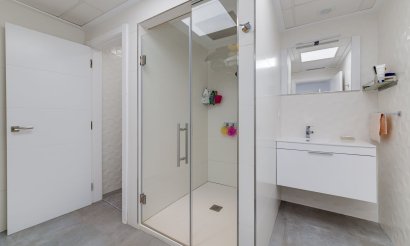 Resale - Villa - Torrevieja