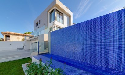 Resale - Villa - Torrevieja