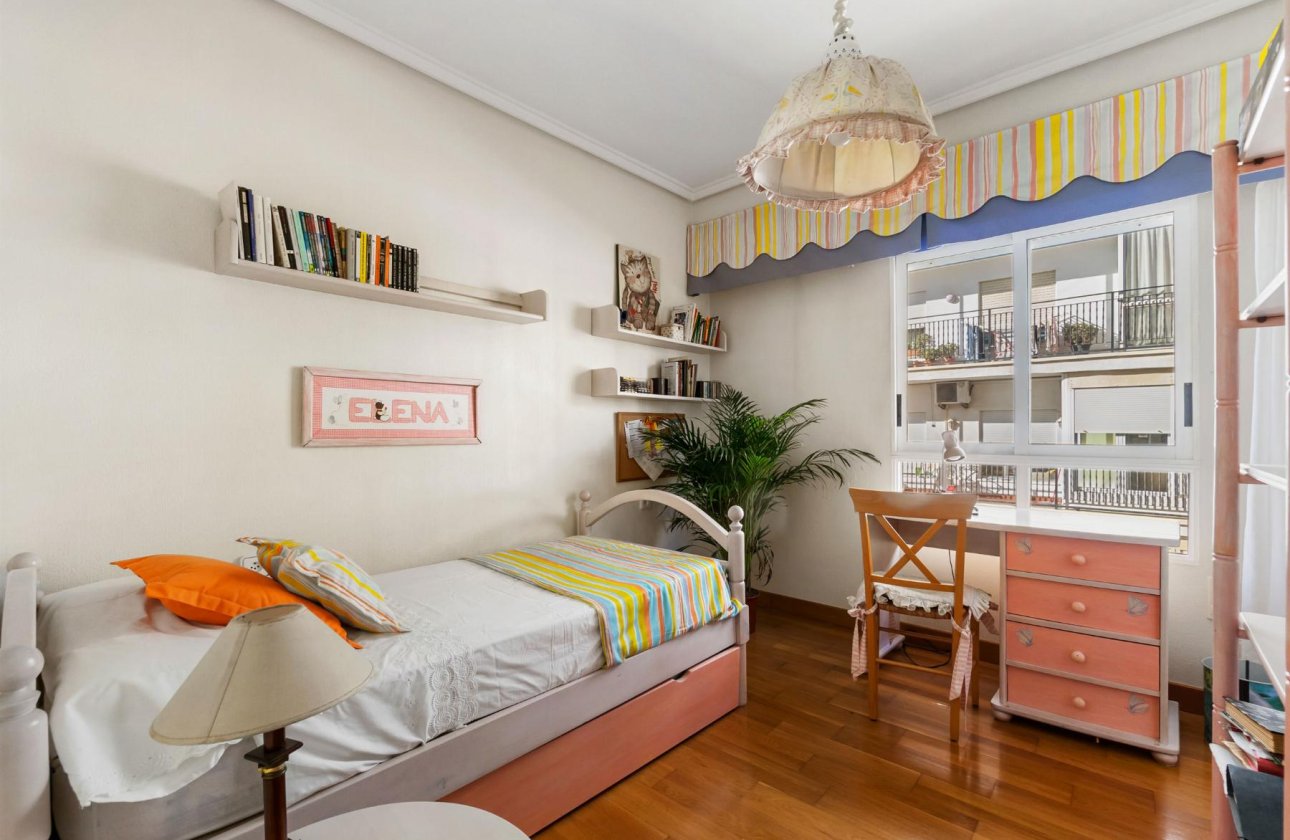 Resale - Apartment / flat - Torrevieja - CLUB NAUTICO TORREVIEJA