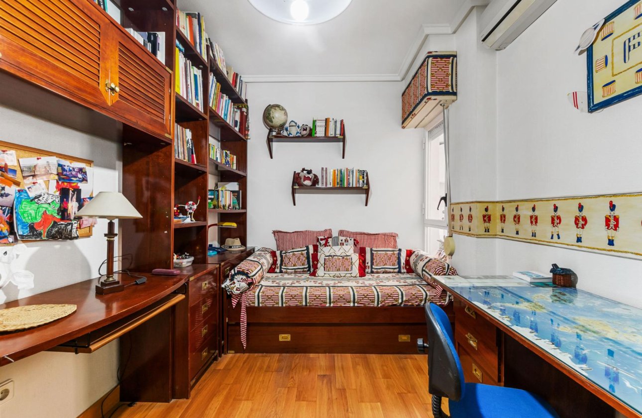 Resale - Apartment / flat - Torrevieja - CLUB NAUTICO TORREVIEJA