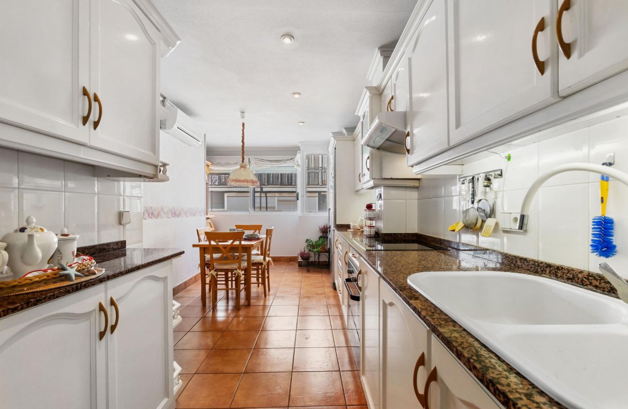 Resale - Apartment / flat - Torrevieja - CLUB NAUTICO TORREVIEJA