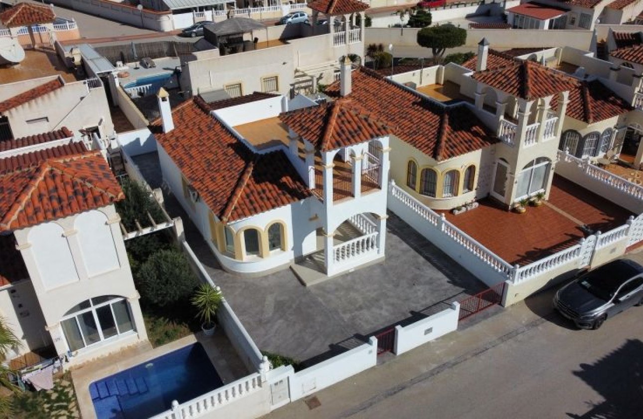 Resale - Villa - Algorfa