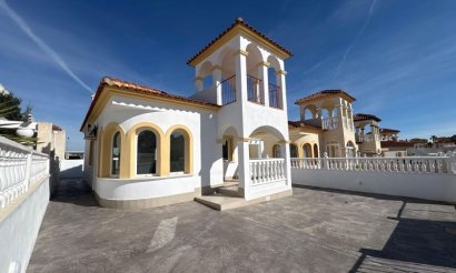 Resale - Villa - Algorfa