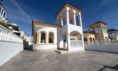 Resale - Villa - Algorfa