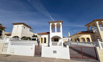 Resale - Villa - Algorfa
