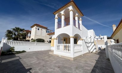 Resale - Villa - Algorfa
