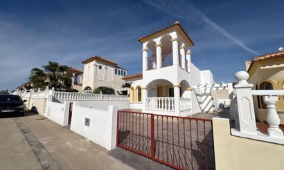 Resale - Villa - Algorfa