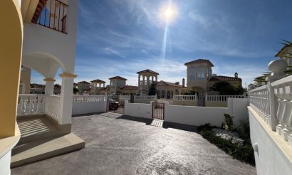 Resale - Villa - Algorfa